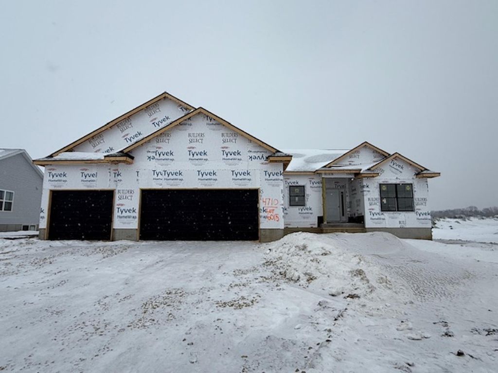 4710 Wild Horse Drive, Cedar Falls, IA 50613