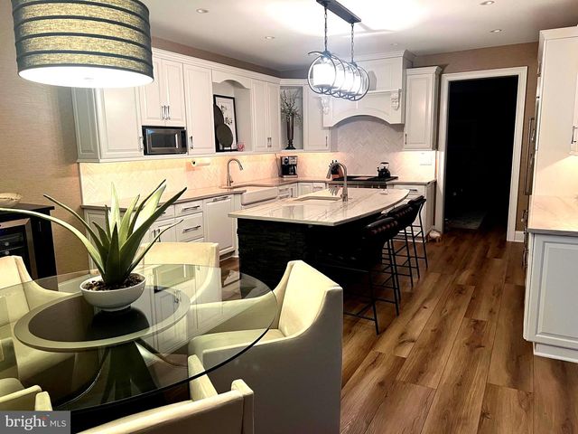 580 FARMDALE CIR, Blue Bell, PA 19422