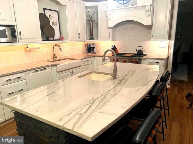 580 FARMDALE CIR, Blue Bell, PA 19422