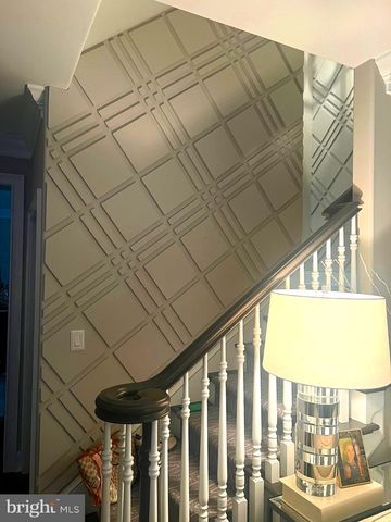 580 FARMDALE CIR, Blue Bell, PA 19422