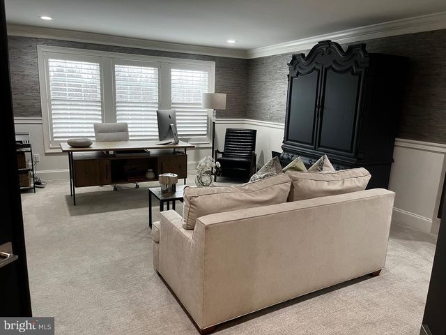 580 FARMDALE CIR, Blue Bell, PA 19422