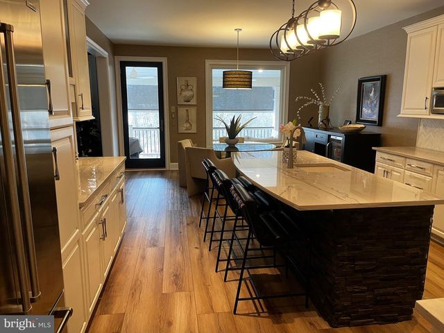 580 FARMDALE CIR, Blue Bell, PA 19422