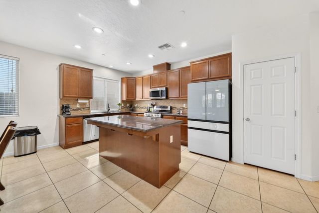 3602 W Sweet, Visalia, CA 93291