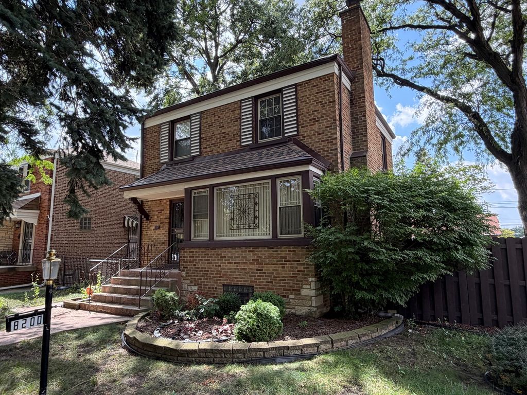 8200 S Fairfield Avenue, Chicago, IL 60652 — exterior