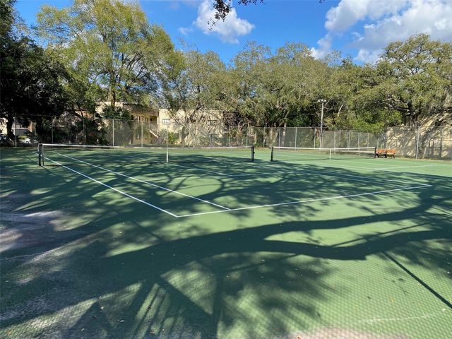 11720 RAINTREE LAKE LANE B, Tampa, FL 33617