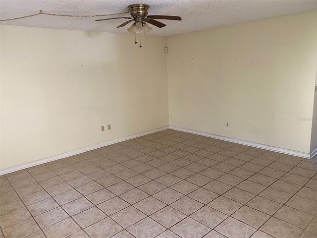 11720 RAINTREE LAKE LANE B, Tampa, FL 33617