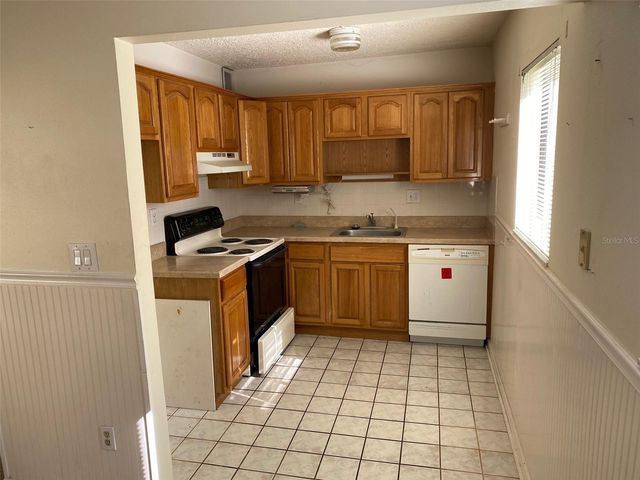 11720 RAINTREE LAKE LANE B, Tampa, FL 33617