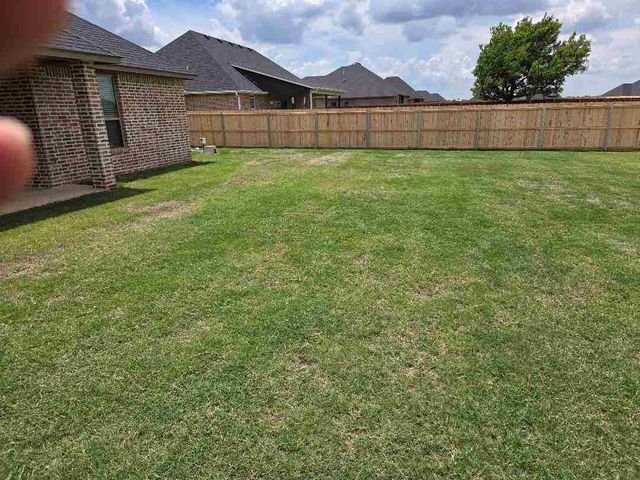 5572 NE Minnow Ln, Elgin, OK 73538