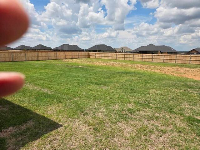 5572 NE Minnow Ln, Elgin, OK 73538