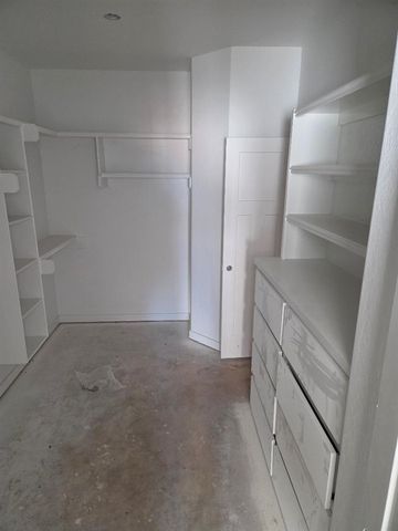 5572 NE Minnow Ln, Elgin, OK 73538