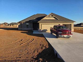 5572 NE Minnow Ln, Elgin, OK 73538