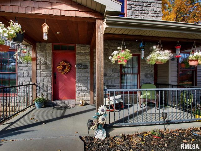 911 RIDGEWOOD Drive, Quincy, IL 62301