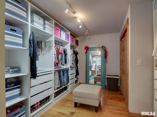 911 RIDGEWOOD Drive, Quincy, IL 62301