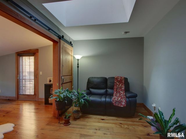 911 RIDGEWOOD Drive, Quincy, IL 62301