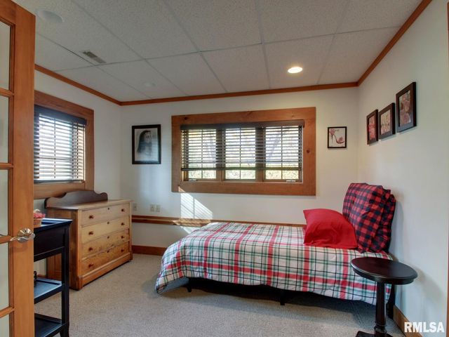 911 RIDGEWOOD Drive, Quincy, IL 62301