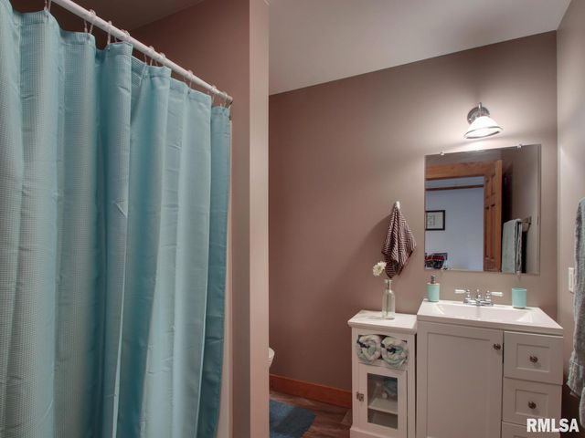 911 RIDGEWOOD Drive, Quincy, IL 62301