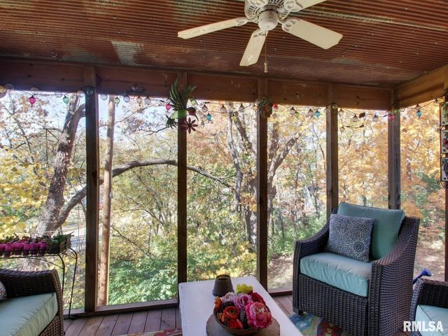 911 RIDGEWOOD Drive, Quincy, IL 62301