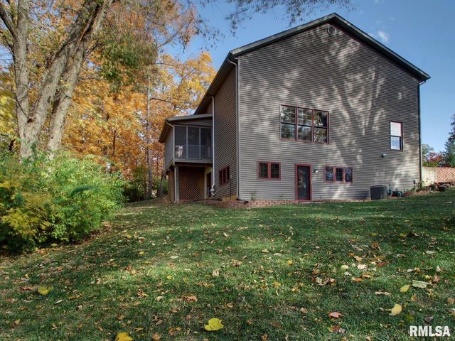 911 RIDGEWOOD Drive, Quincy, IL 62301