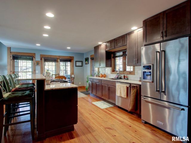 911 RIDGEWOOD Drive, Quincy, IL 62301