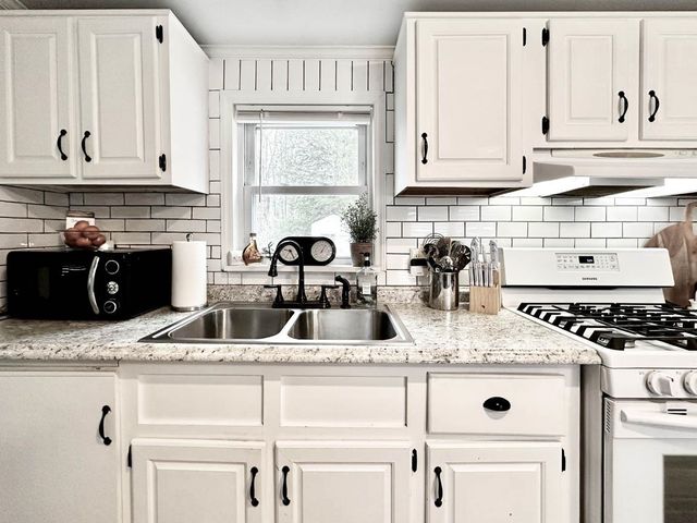 242 Riverside Drive, Campton, NH 03223