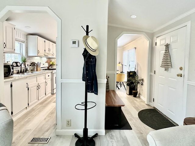242 Riverside Drive, Campton, NH 03223