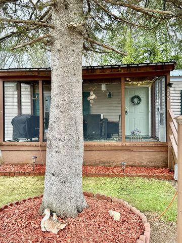 242 Riverside Drive, Campton, NH 03223