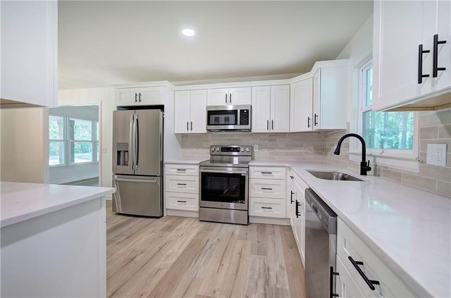 132 Echota Avenue NE, Calhoun, GA 30701