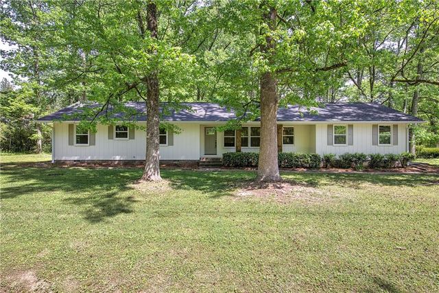 132 Echota Avenue NE, Calhoun, GA 30701