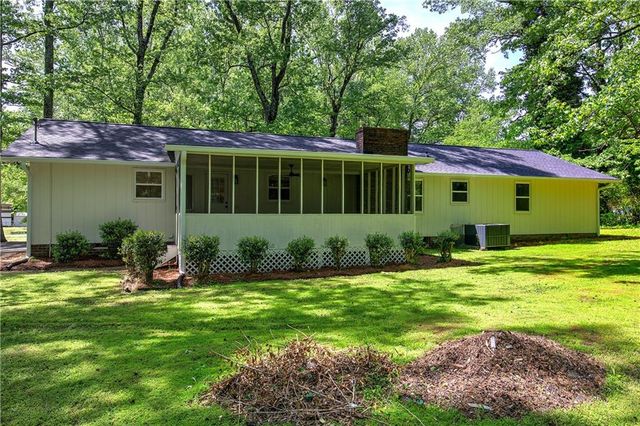 132 Echota Avenue NE, Calhoun, GA 30701