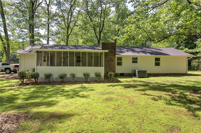 132 Echota Avenue NE, Calhoun, GA 30701