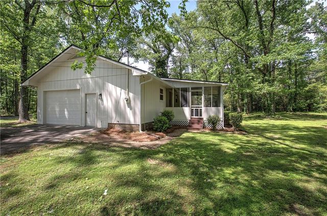 132 Echota Avenue NE, Calhoun, GA 30701