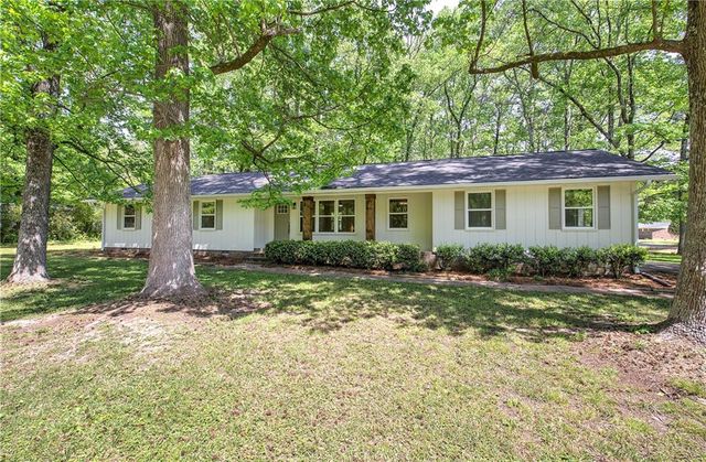 132 Echota Avenue NE, Calhoun, GA 30701