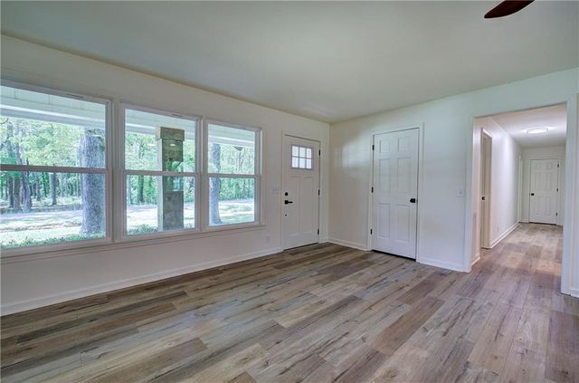 132 Echota Avenue NE, Calhoun, GA 30701