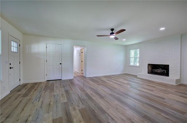 132 Echota Avenue NE, Calhoun, GA 30701