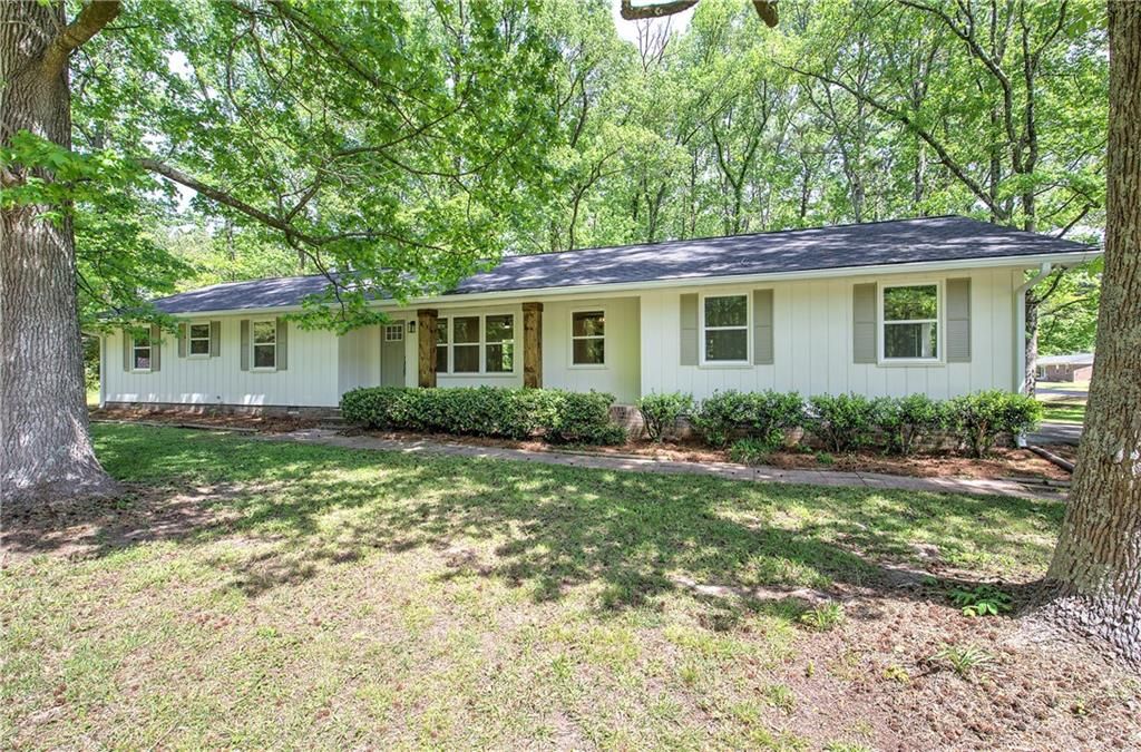 132 Echota Avenue NE, Calhoun, GA 30701