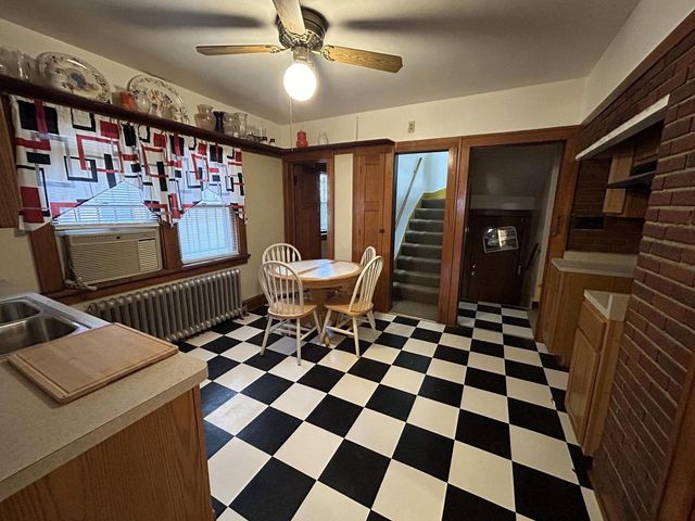 3927 N 16th STREET, Milwaukee, WI 53206