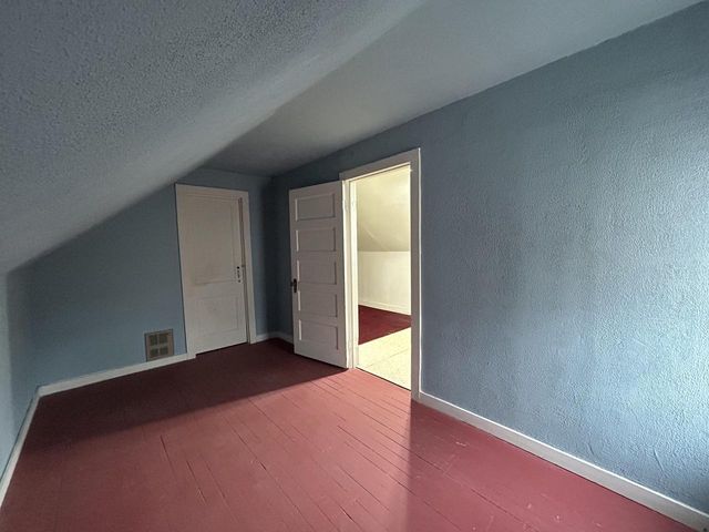 3927 N 16th STREET, Milwaukee, WI 53206