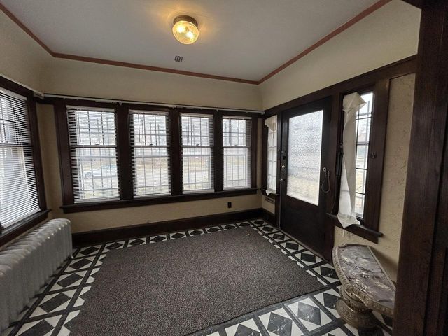 3927 N 16th STREET, Milwaukee, WI 53206