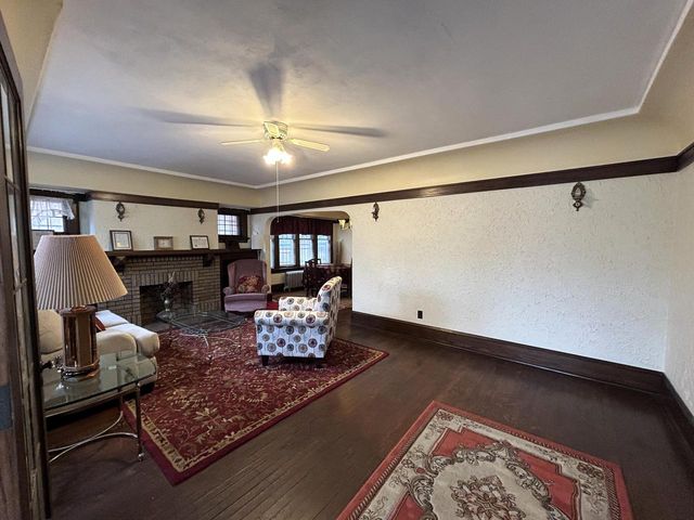 3927 N 16th STREET, Milwaukee, WI 53206