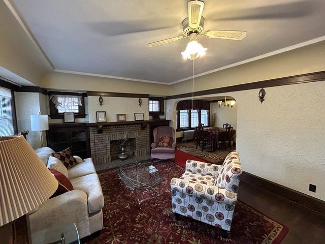 3927 N 16th STREET, Milwaukee, WI 53206