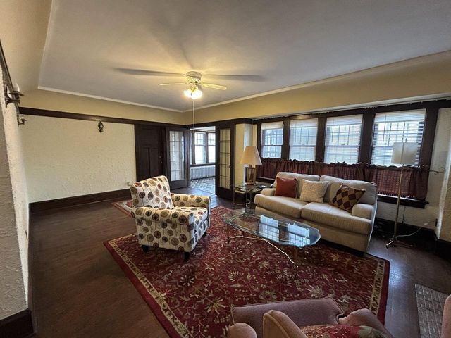 3927 N 16th STREET, Milwaukee, WI 53206