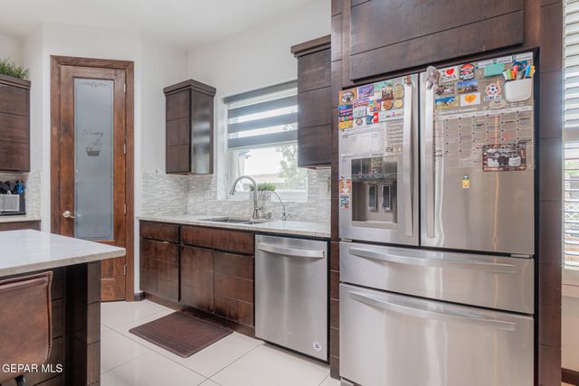 1271 HIDDEN DESERT Lane, El Paso, TX 79912