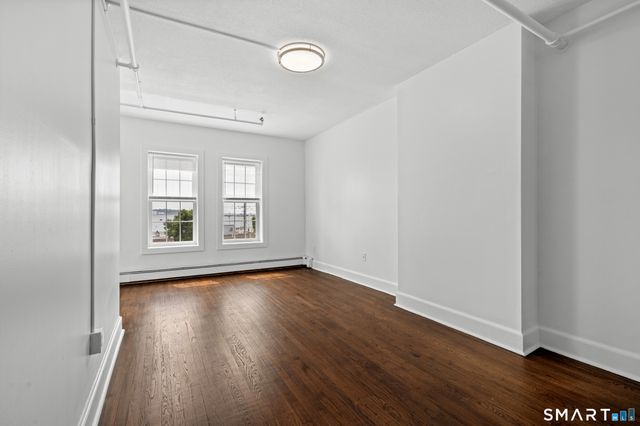187 Bank Street 302, New London, CT 06320