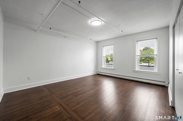 187 Bank Street 302, New London, CT 06320