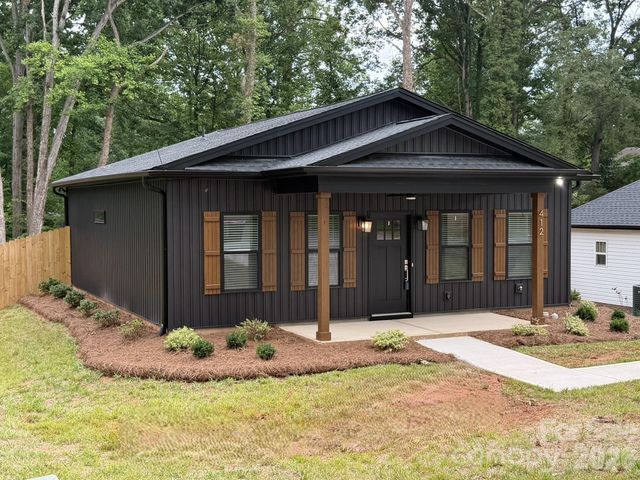 412 N Peterson Street, Stanley, NC 28164