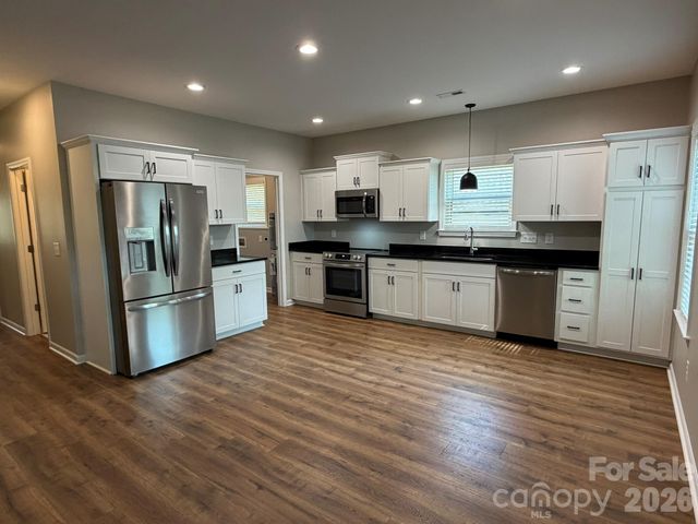 412 N Peterson Street, Stanley, NC 28164