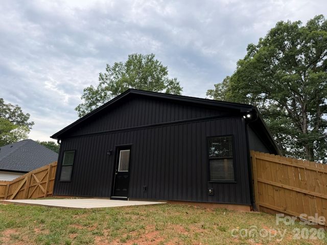 412 N Peterson Street, Stanley, NC 28164