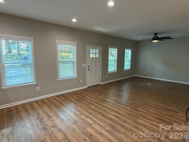 412 N Peterson Street, Stanley, NC 28164