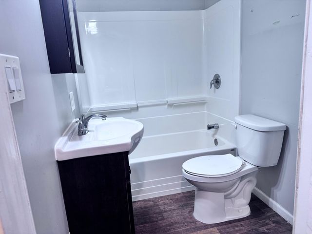 1330 N Fulbright Avenue, Springfield, MO 65802