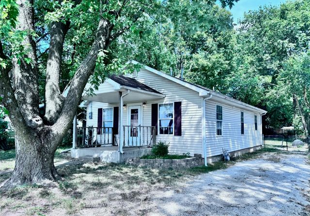 1330 N Fulbright Avenue, Springfield, MO 65802